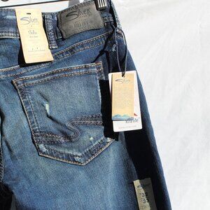 SILVER SUKI SLIM BOOTS MID RISE PERFECTLY CURVY DARK WASH JEANS 32/33 NWT